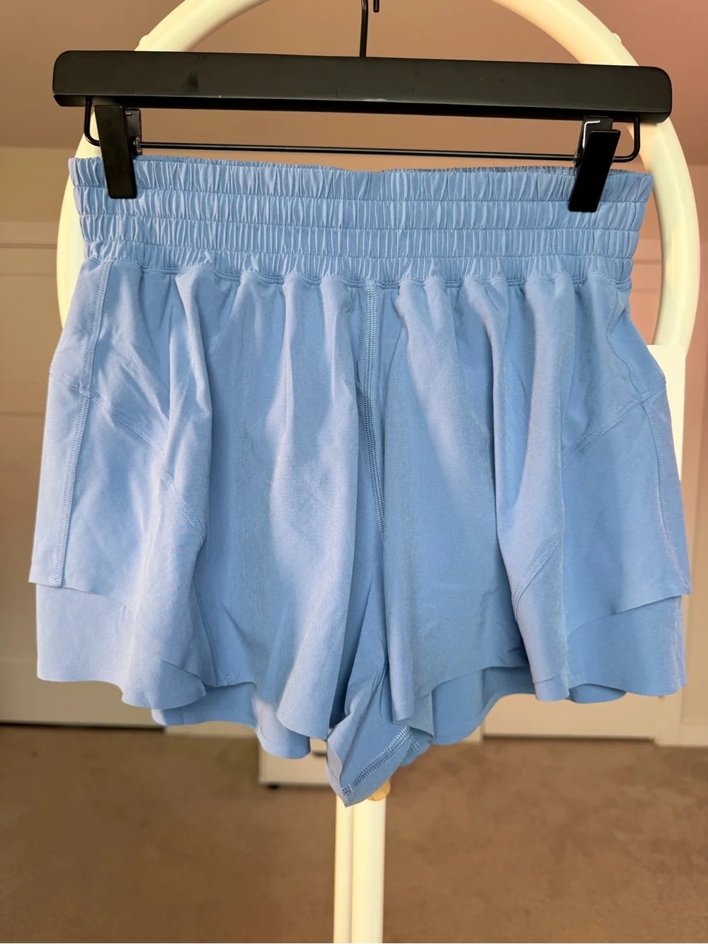 Lululemon Shake It Out High-Rise Running Short 2.5" Size S - Picture 2 of 8